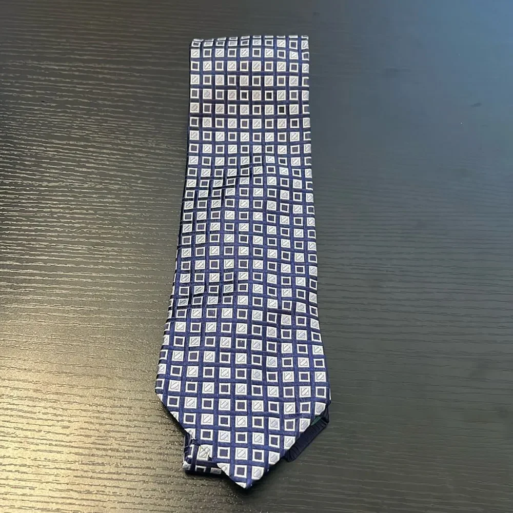 Men's Shades of Blue Tommy Hilfiger Diamond Pattern Tie / Necktie